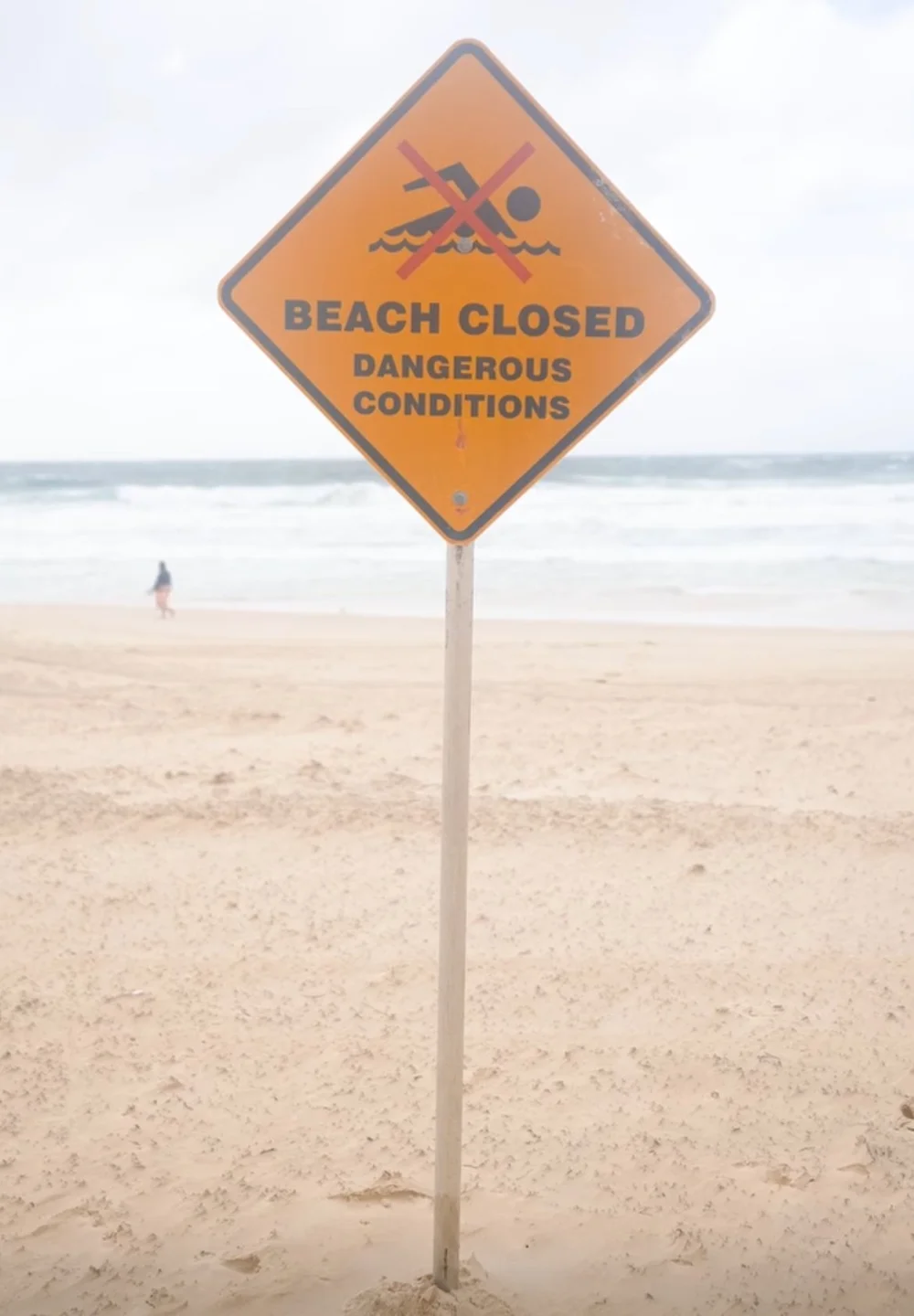 Does Bondi Beach ever close?