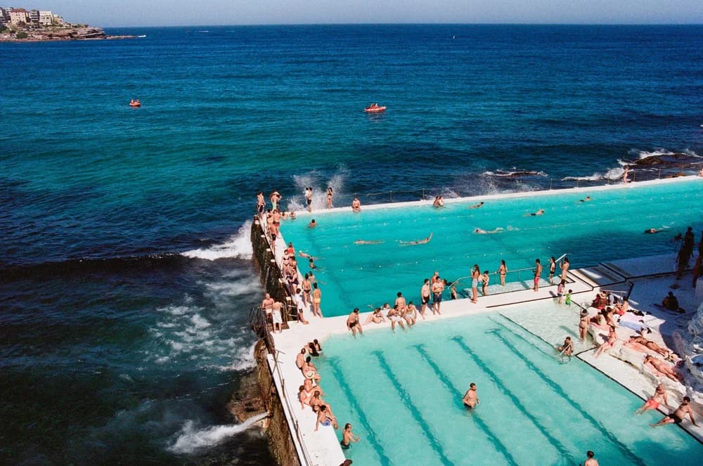 Can anyone swim at Bondi Icebergs swimming pool?